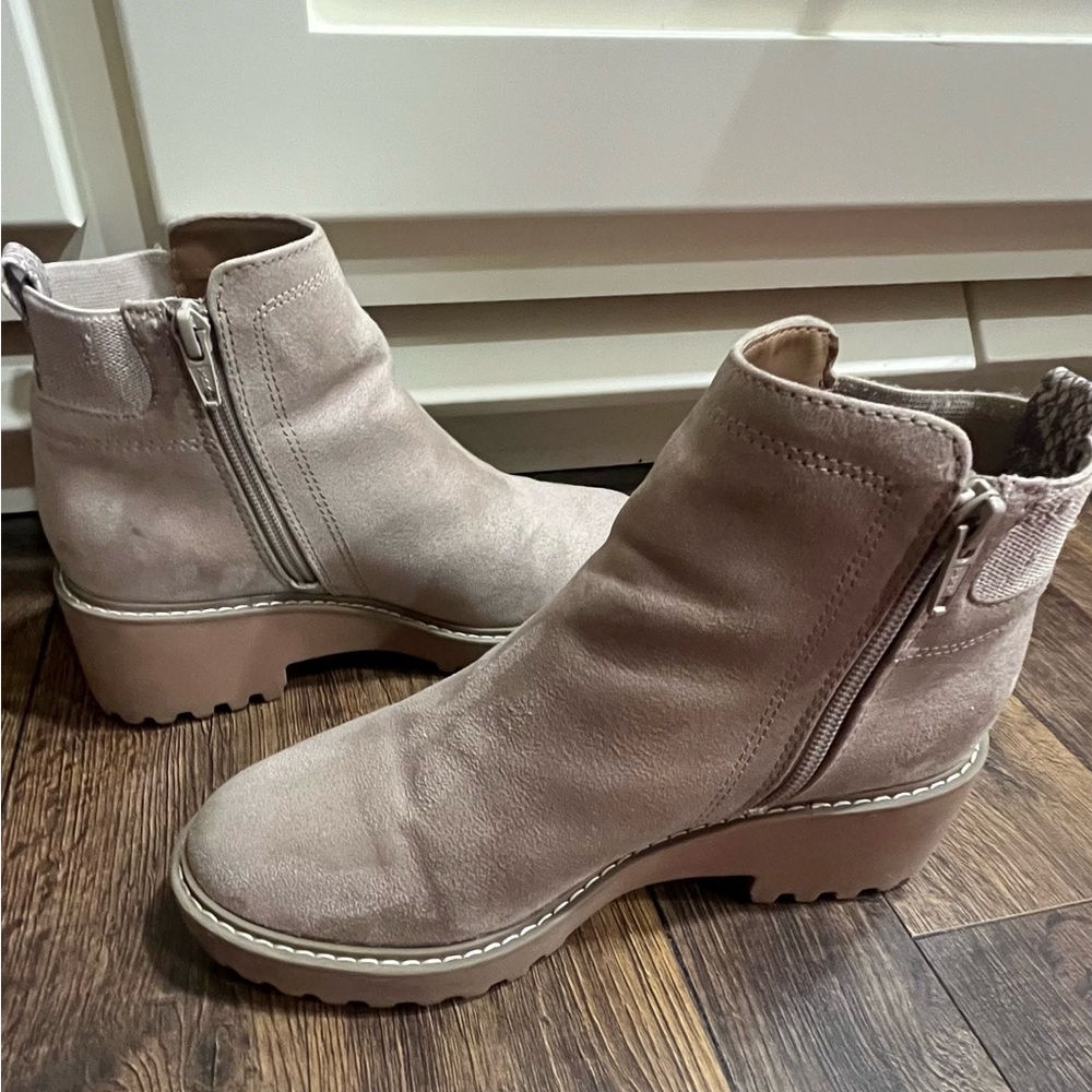 Universal Thread Women's Ankle Booties - Taupe